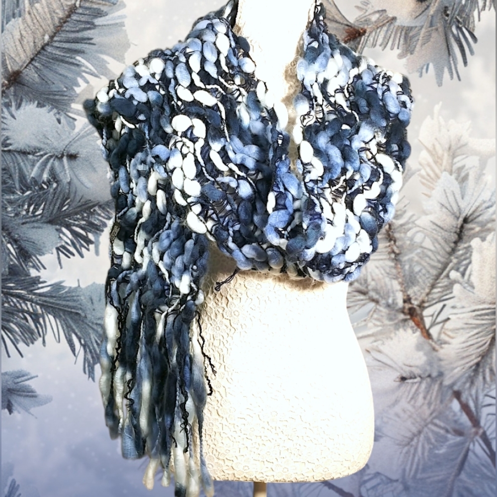 Chunky knit blue & white scarf Firenze - NWT